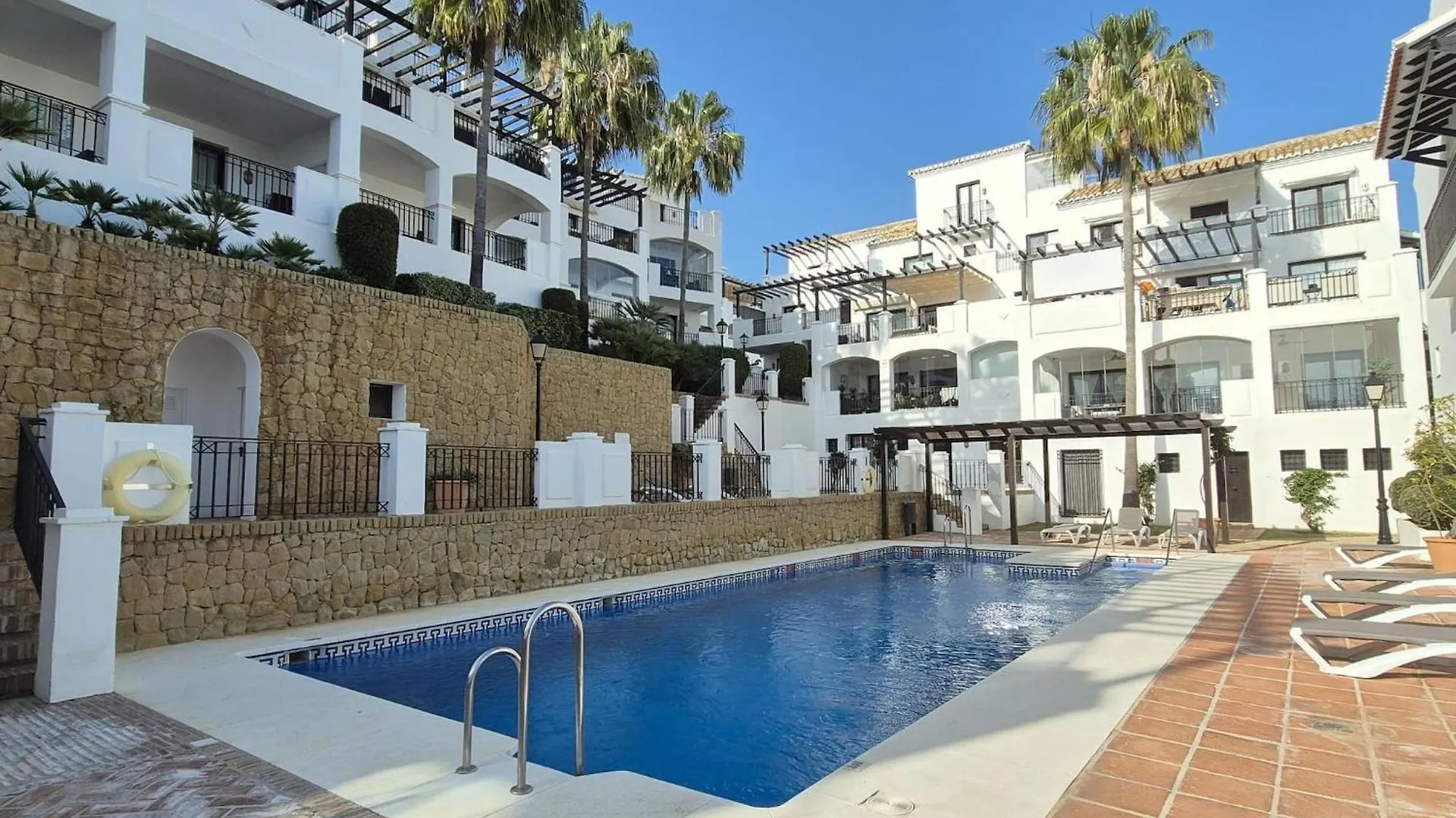 Apartamento En Los Monteros Marbella