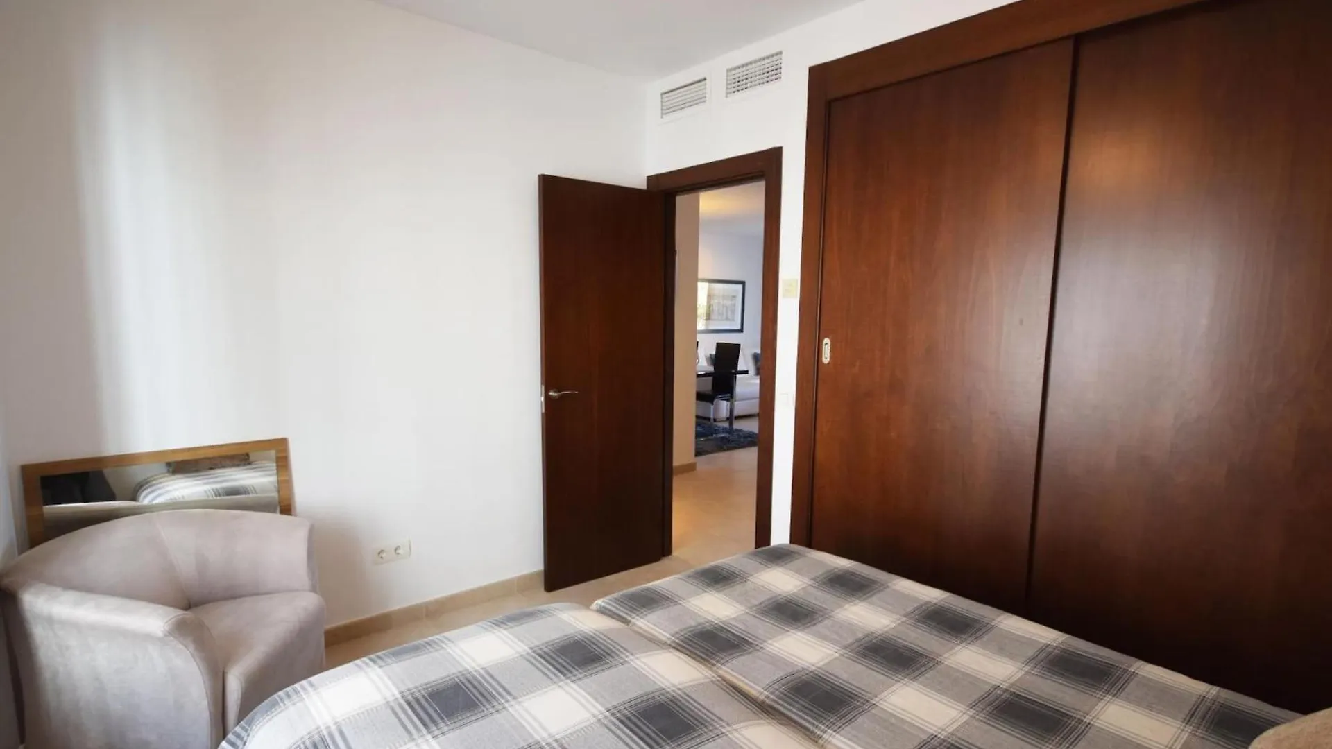 Apartamento En Los Monteros Marbella Spain